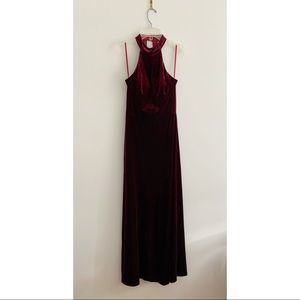 Revelry Tori Velvet Dress in Burgundy Size 4